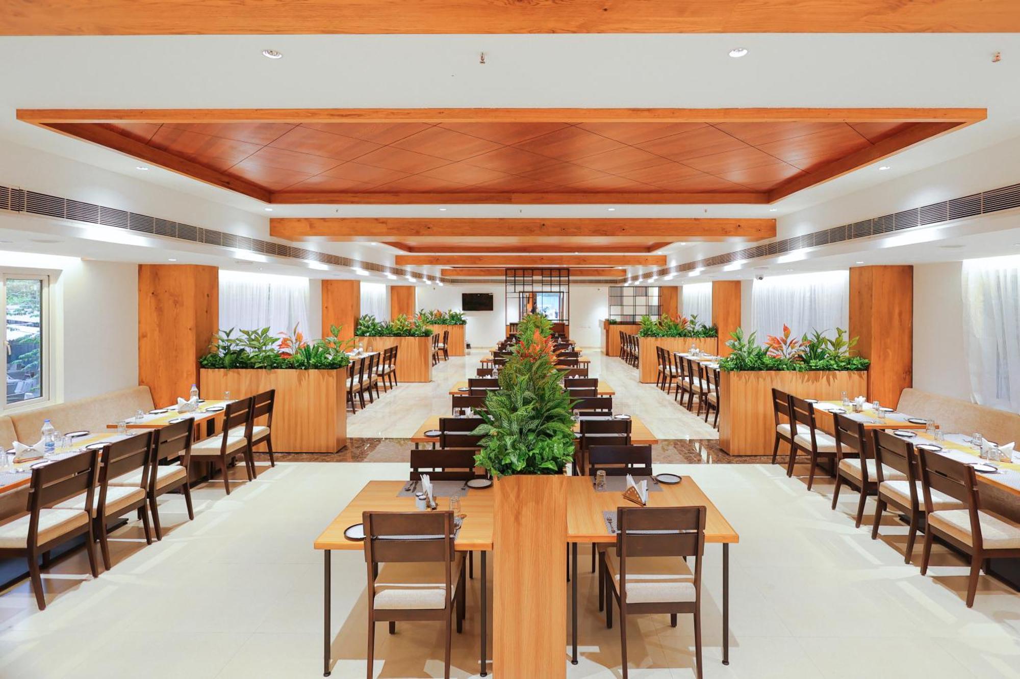 Icon Grand Hotel By Bhagini بنغالور المظهر الخارجي الصورة