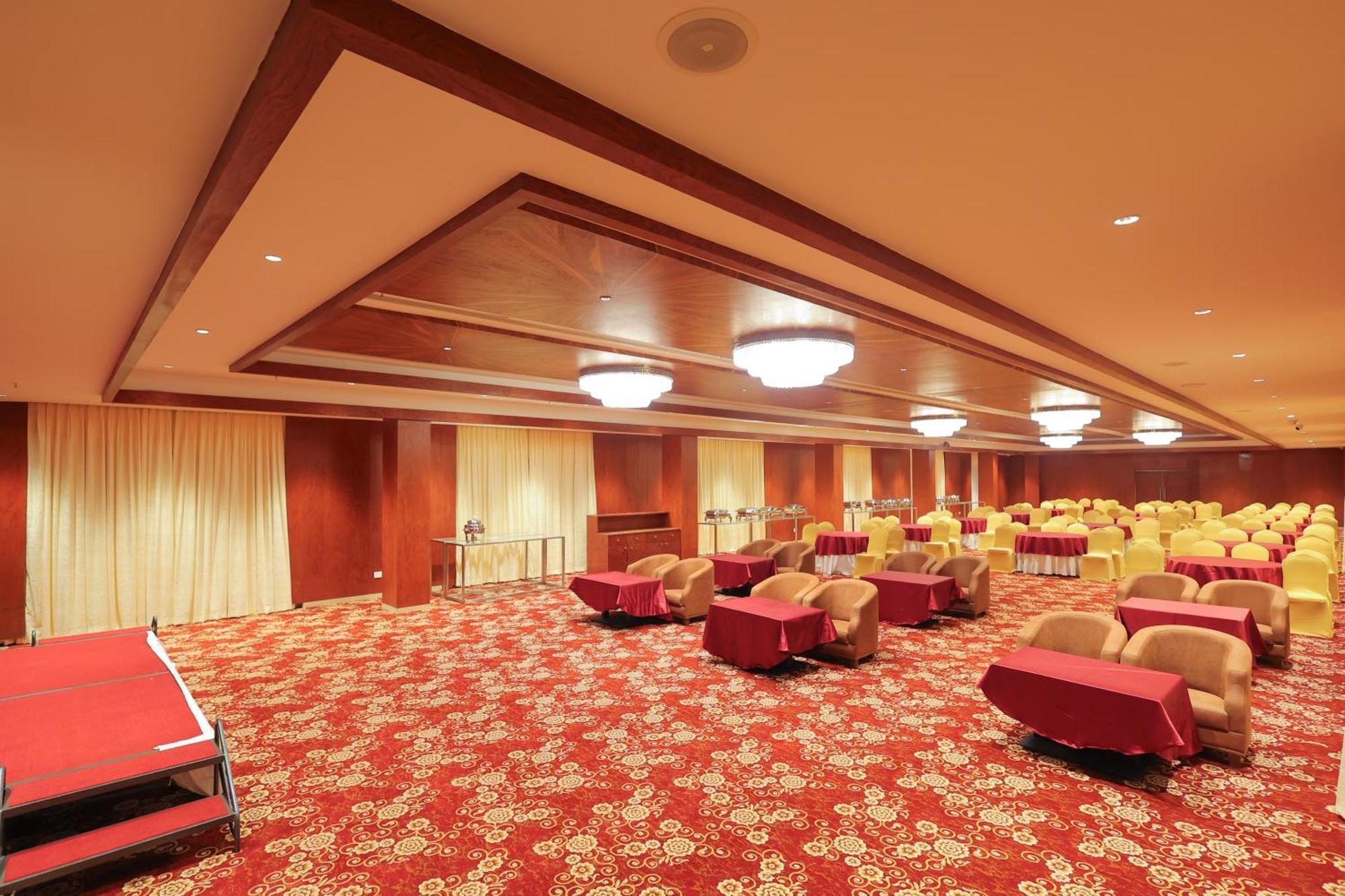 Icon Grand Hotel By Bhagini بنغالور المظهر الخارجي الصورة