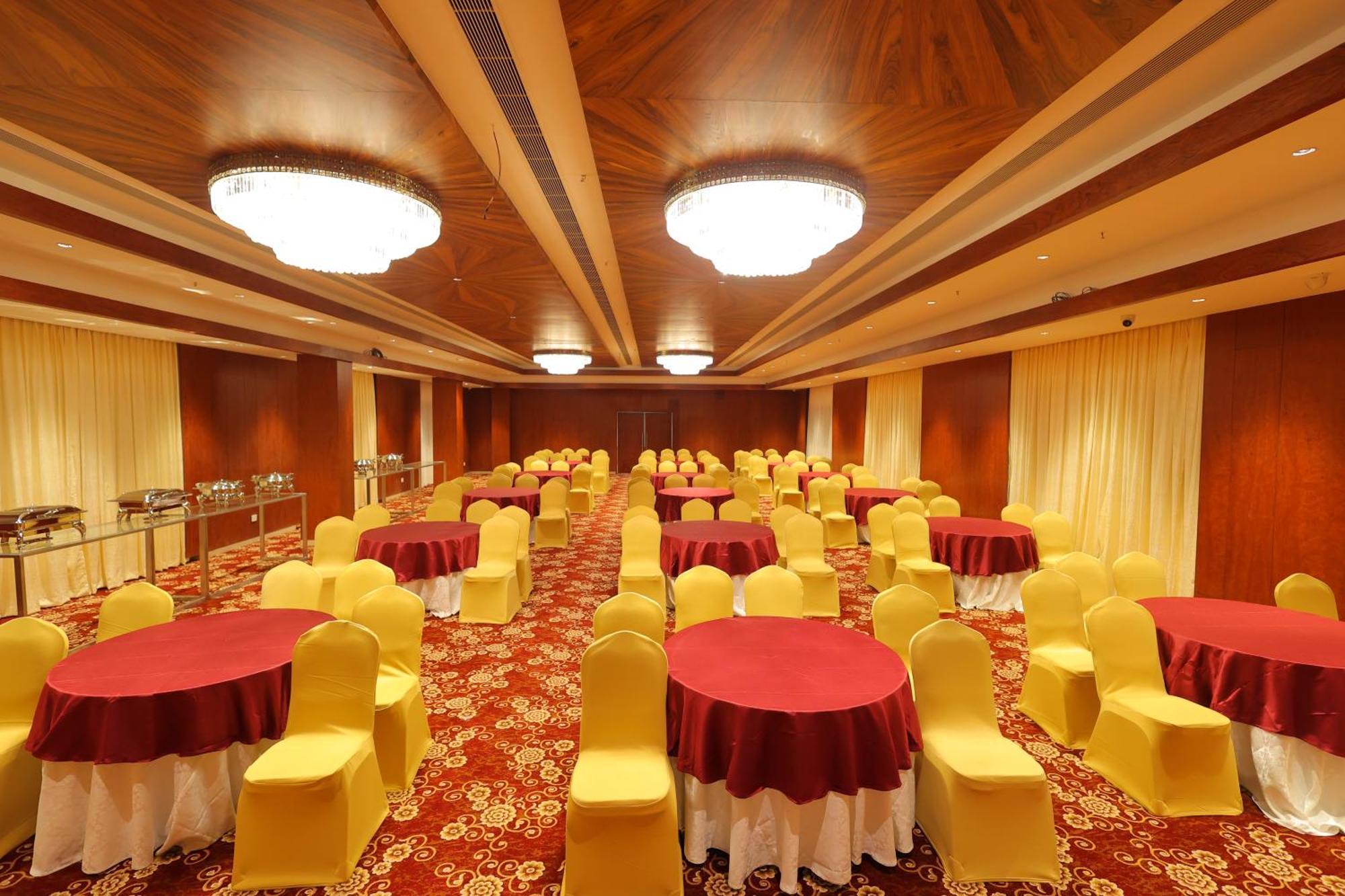 Icon Grand Hotel By Bhagini بنغالور المظهر الخارجي الصورة