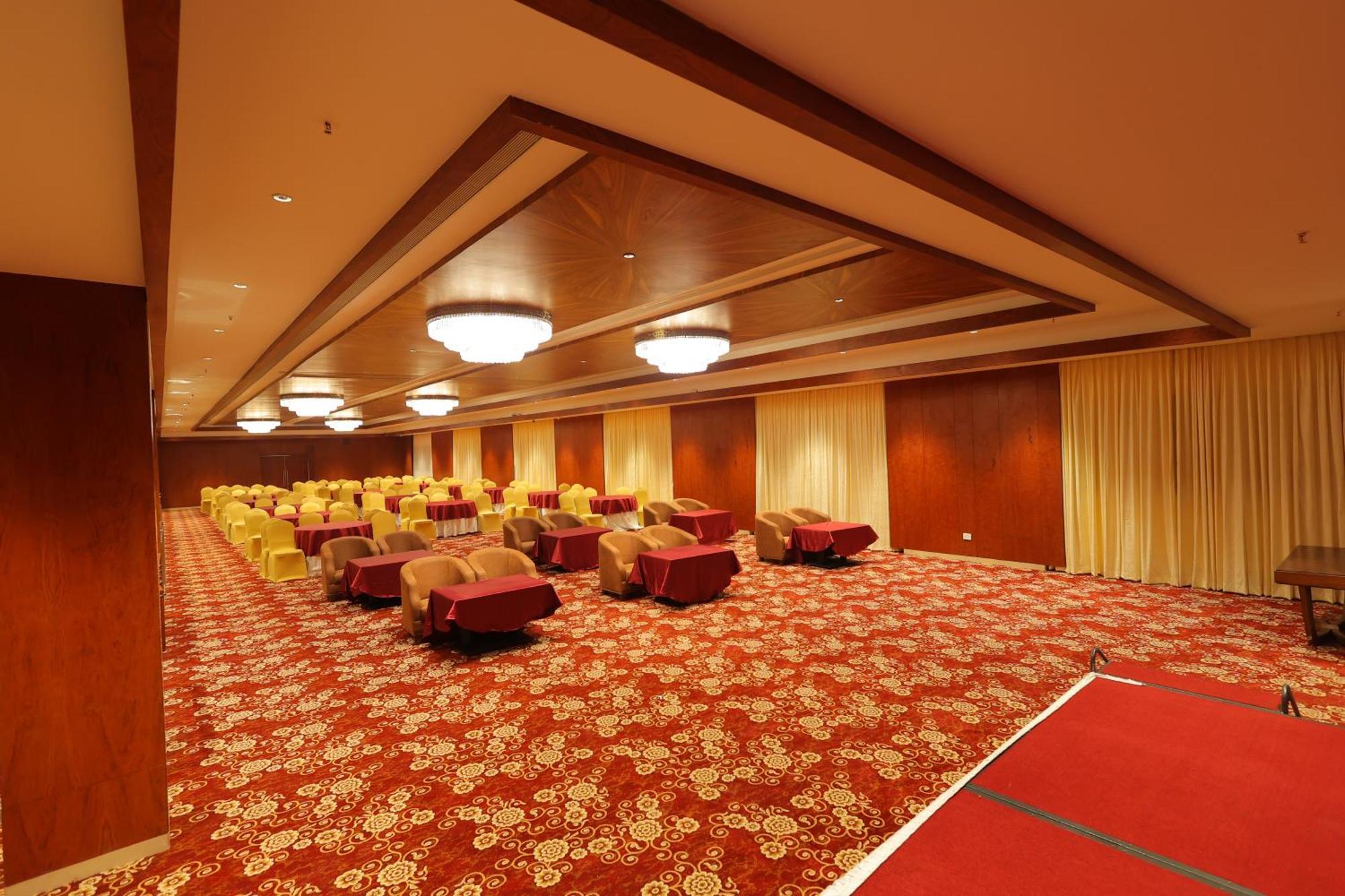 Icon Grand Hotel By Bhagini بنغالور المظهر الخارجي الصورة