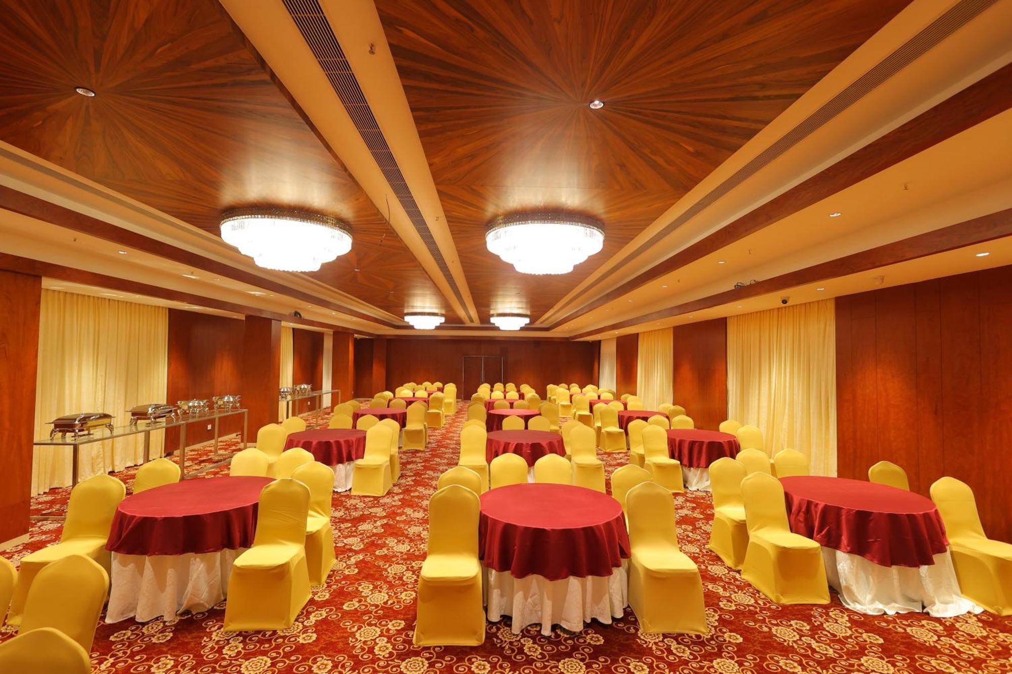 Icon Grand Hotel By Bhagini بنغالور المظهر الخارجي الصورة