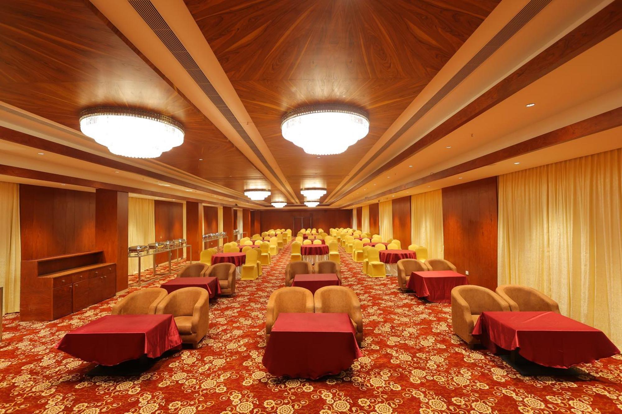 Icon Grand Hotel By Bhagini بنغالور المظهر الخارجي الصورة
