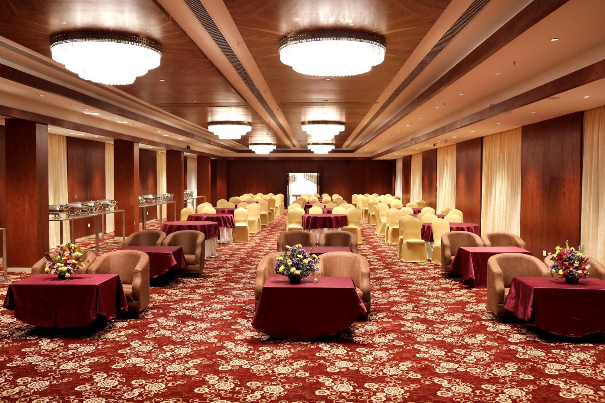 Icon Grand Hotel By Bhagini بنغالور المظهر الخارجي الصورة