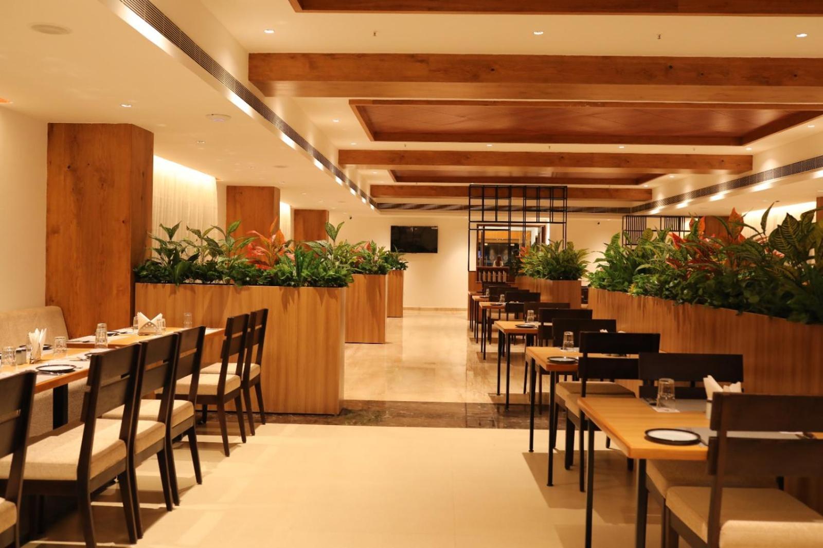 Icon Grand Hotel By Bhagini بنغالور المظهر الخارجي الصورة