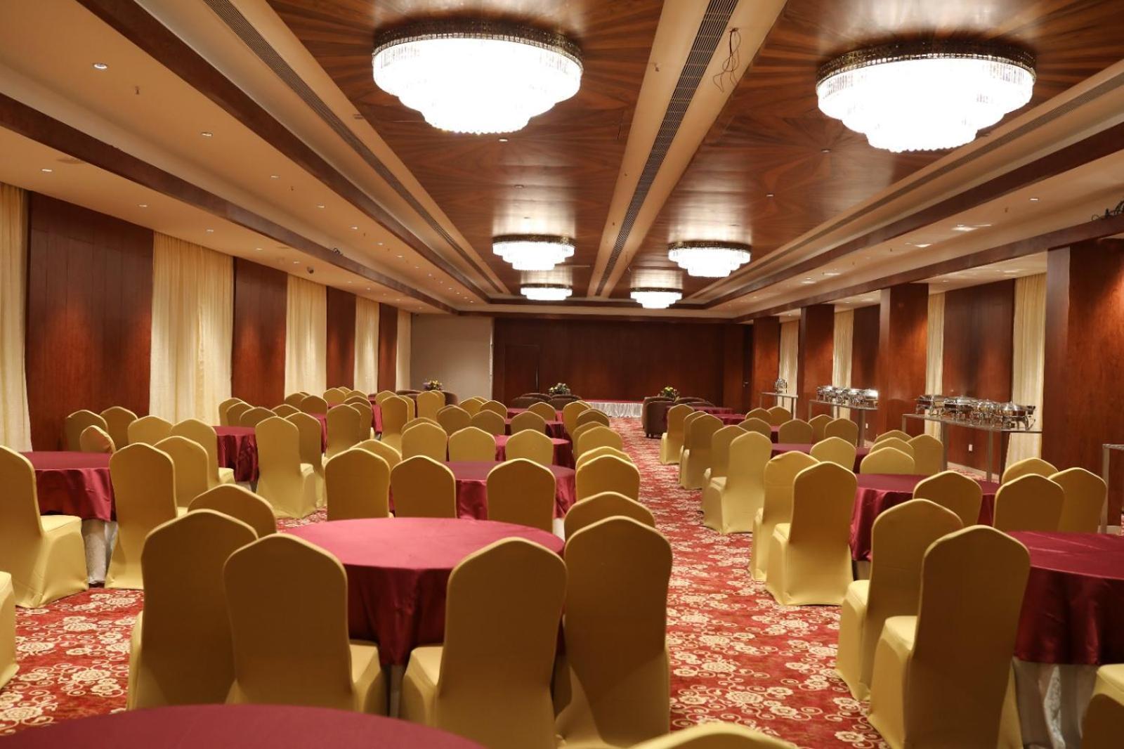 Icon Grand Hotel By Bhagini بنغالور المظهر الخارجي الصورة
