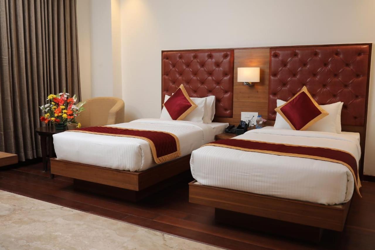 Icon Grand Hotel By Bhagini بنغالور المظهر الخارجي الصورة