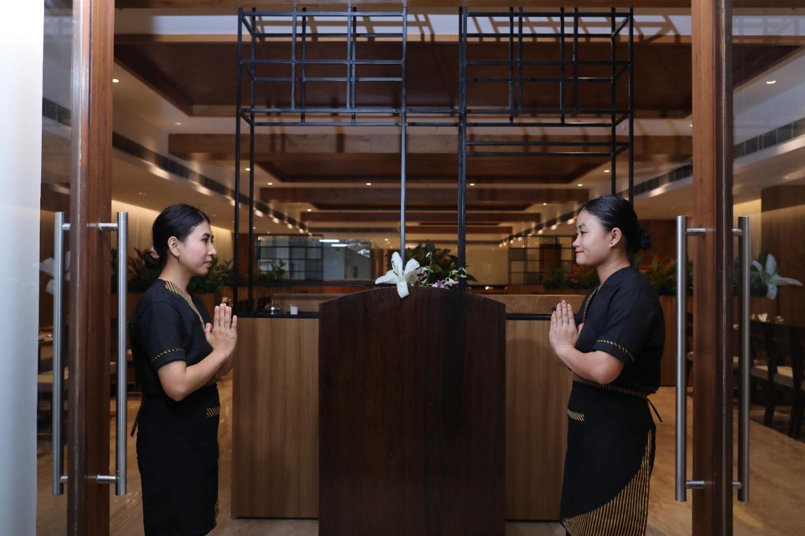 Icon Grand Hotel By Bhagini بنغالور المظهر الخارجي الصورة